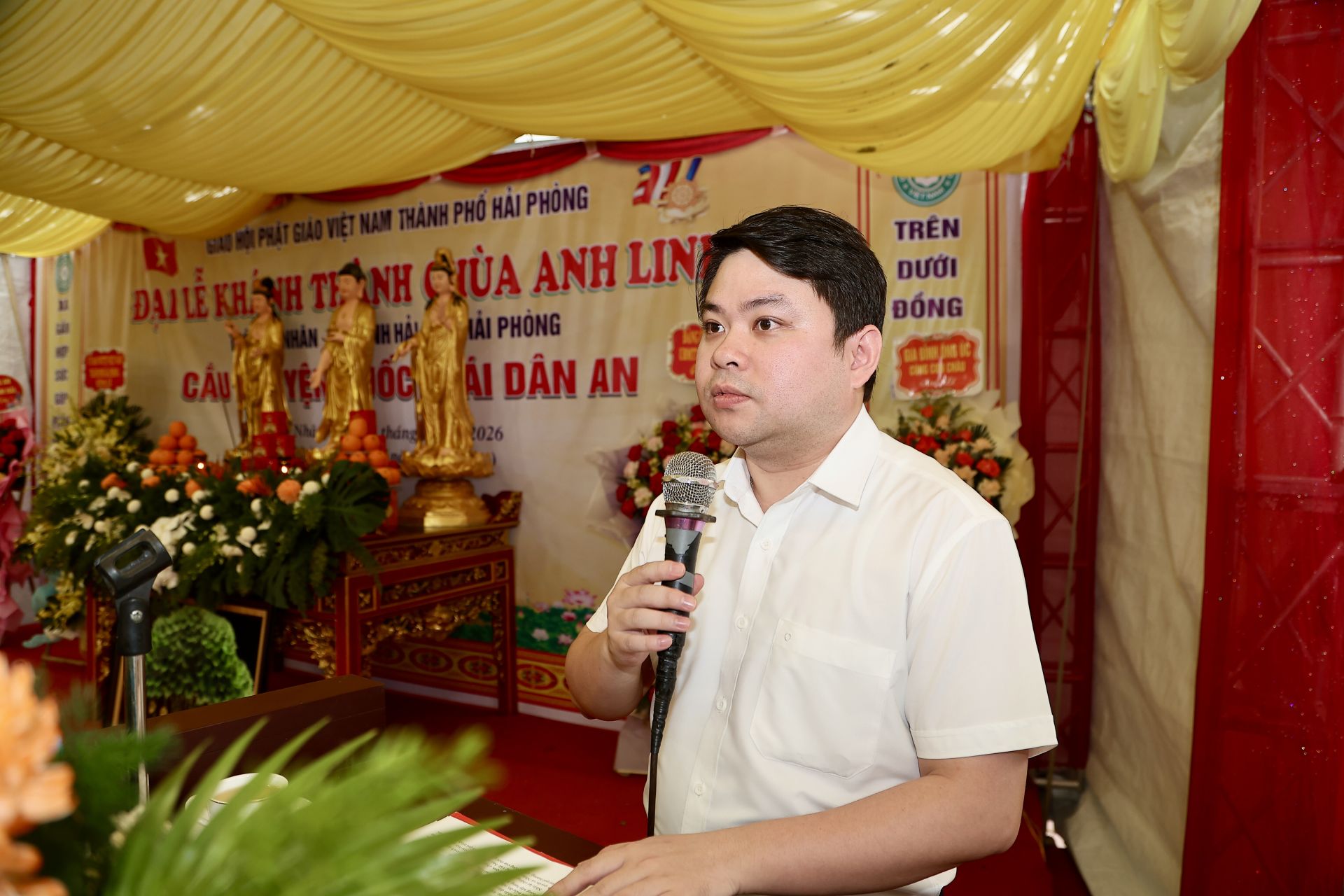 Đồng ch&iacute; Nguyễn Văn Hiếu, Ph&oacute; B&iacute; thư Thường trực Đảng uỷ x&atilde; Vĩnh Hải ph&aacute;t biểu.