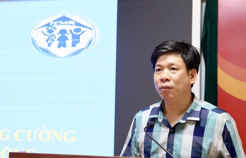 Ph&oacute; Gi&aacute;m đốc Trung t&acirc;m Kiểm so&aacute;t bệnh tật tỉnh L&ecirc; Hồng Sơn ph&aacute;t biểu tại lớp tập huấn.