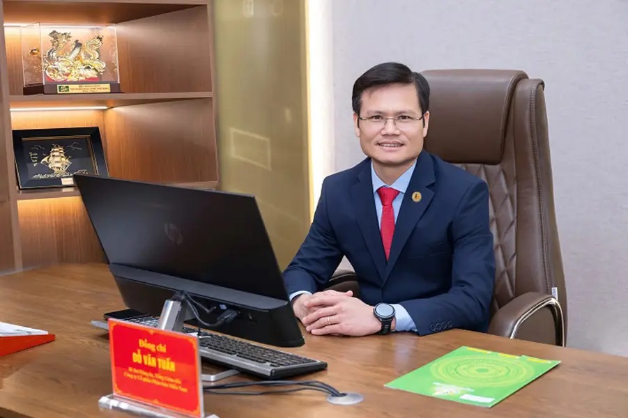 Tổng gi&aacute;m đốc