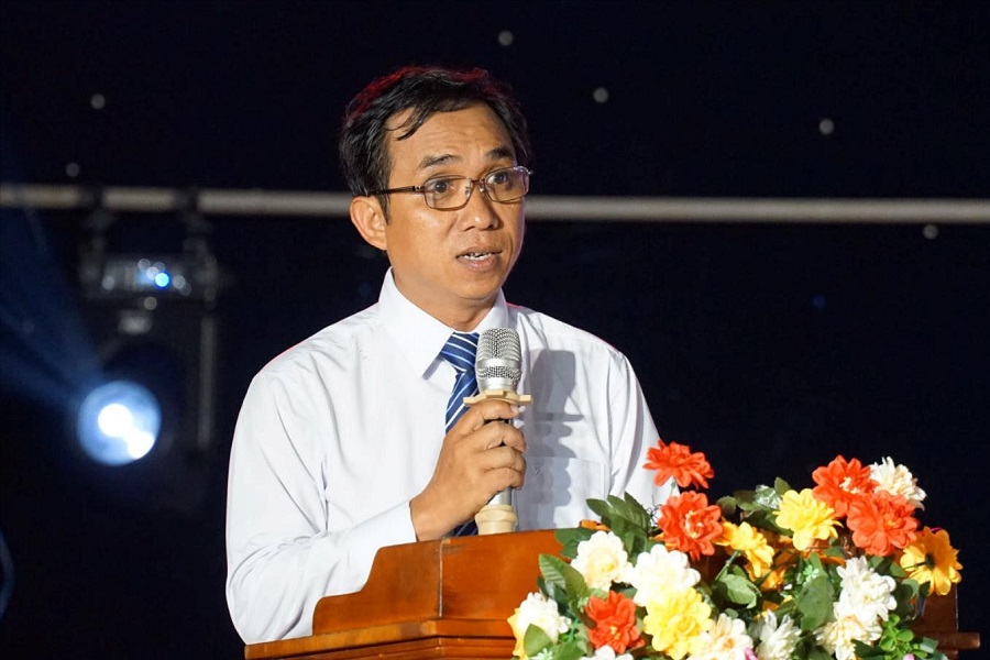 &Ocirc;ng Trần Minh Hải - Hiệu trưởng Trường THPT chuy&ecirc;n Trần Hưng Đạo ph&aacute;t biểu bế mạc kỳ thi