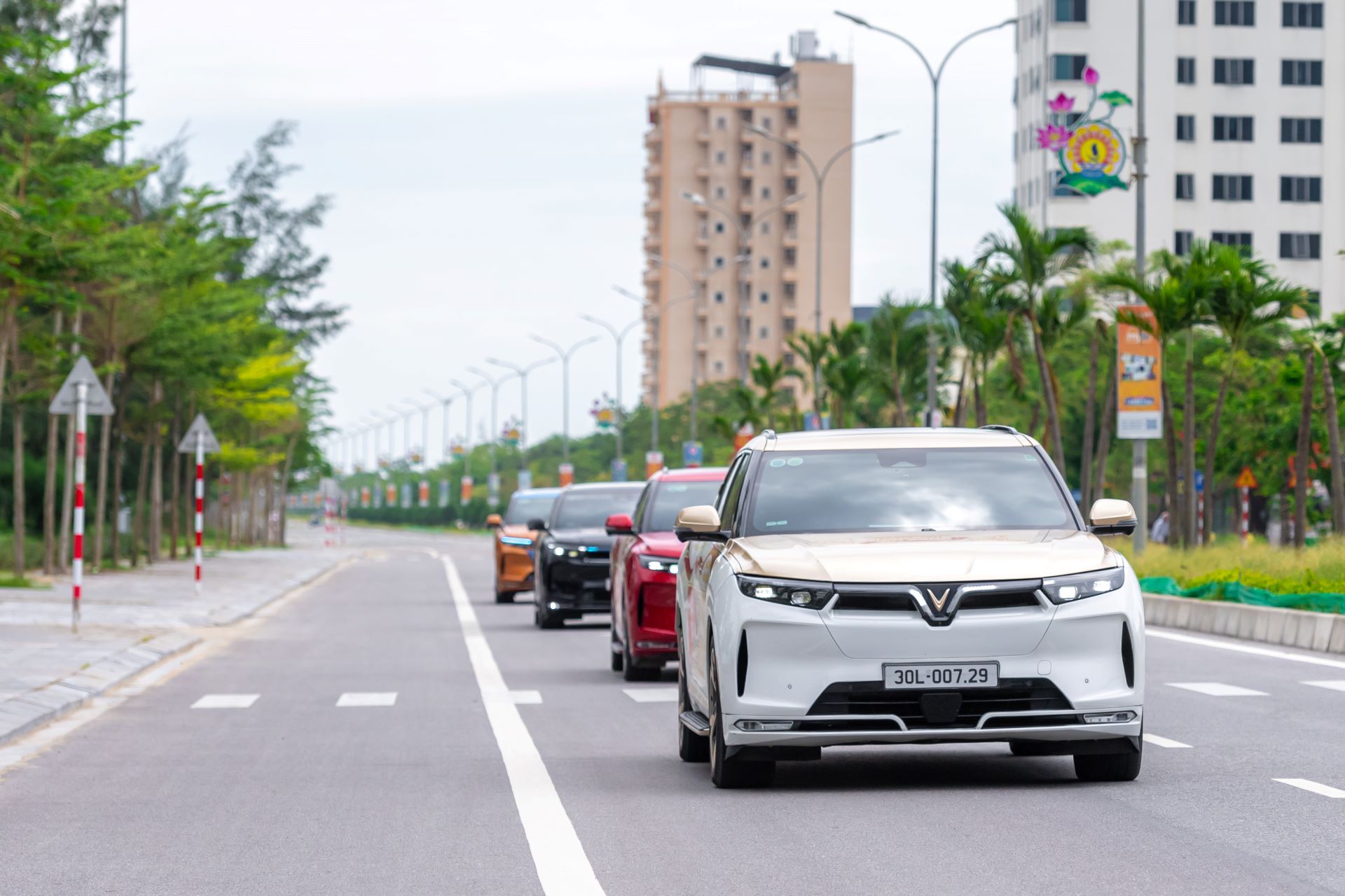 Người dùng VF 9 nói gì về tiêu chuẩn hậu mãi chuẩn “business class” của VinFast?