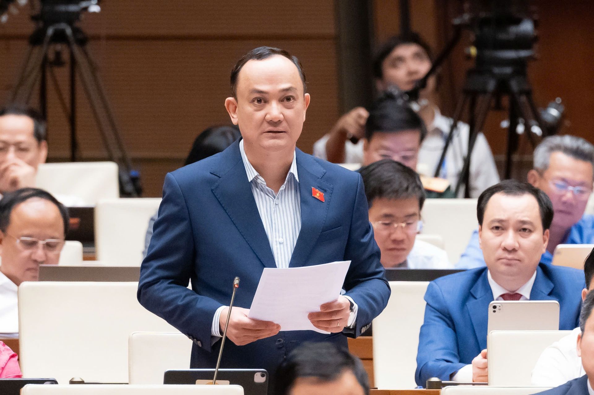 Đại biểu Nguyễn Ngọc Sơn, ĐBQH th&agrave;nh phố Hải Ph&ograve;ng ph&aacute;t biểu