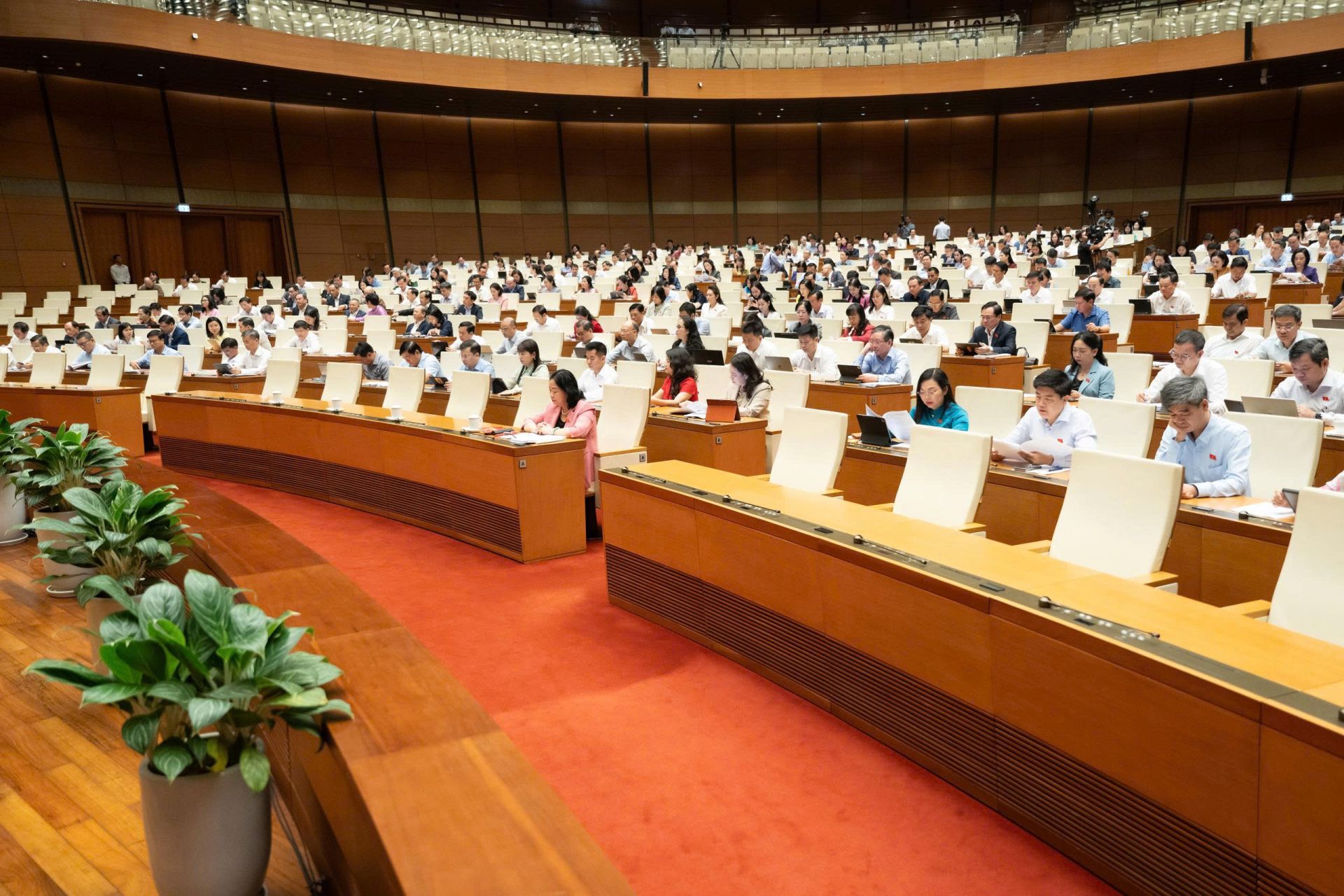 To&agrave;n cảnh phi&ecirc;n họp