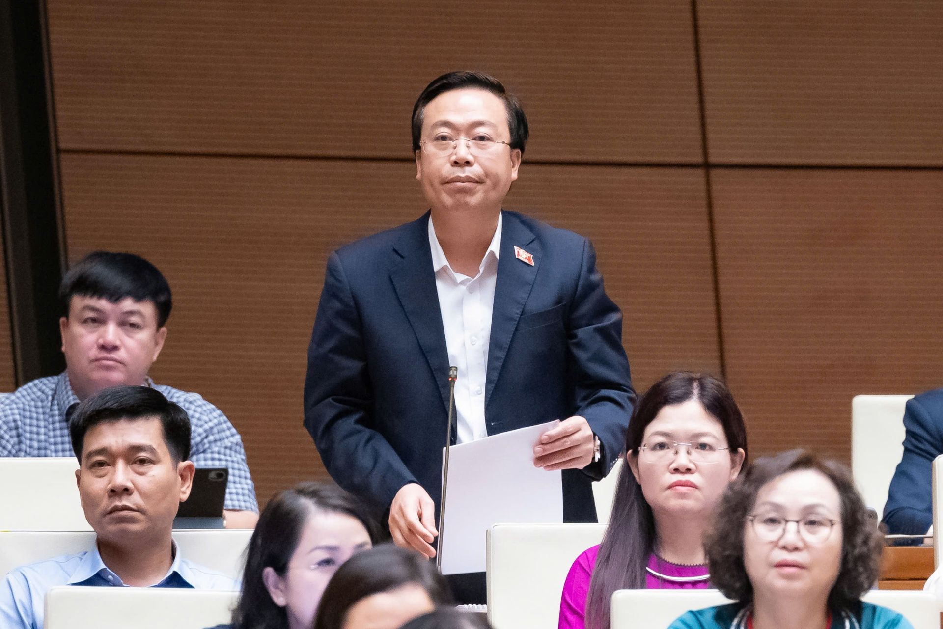 Đại biểu Nguyễn Đại Thắng, ĐBQH tỉnh Hưng Y&ecirc;n ph&aacute;t biểu