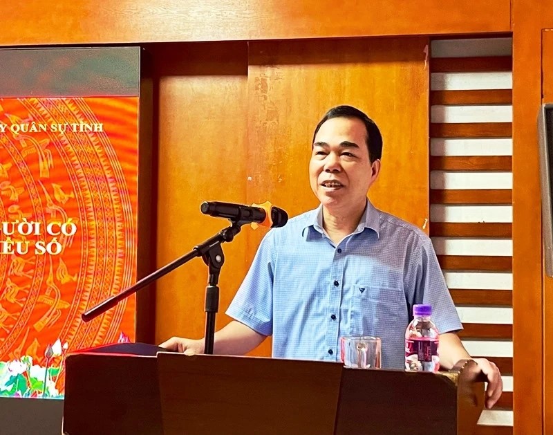 Ph&oacute; Gi&aacute;m đốc Sở D&acirc;n tộc v&agrave; T&ocirc;n gi&aacute;o Cầm B&aacute; Tường ph&aacute;t biểu khai mạc hội nghị.