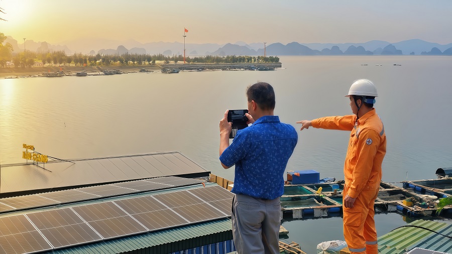 Điện mặt trời m&aacute;i nh&agrave; tại V&acirc;n Đ&ocirc;̀n