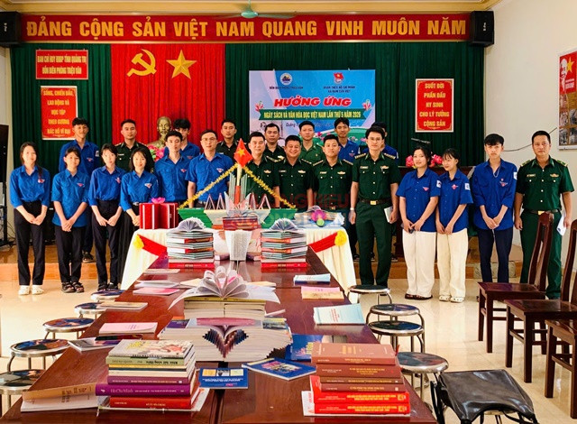 To&agrave;n cảnh buổi hưởng ứng.