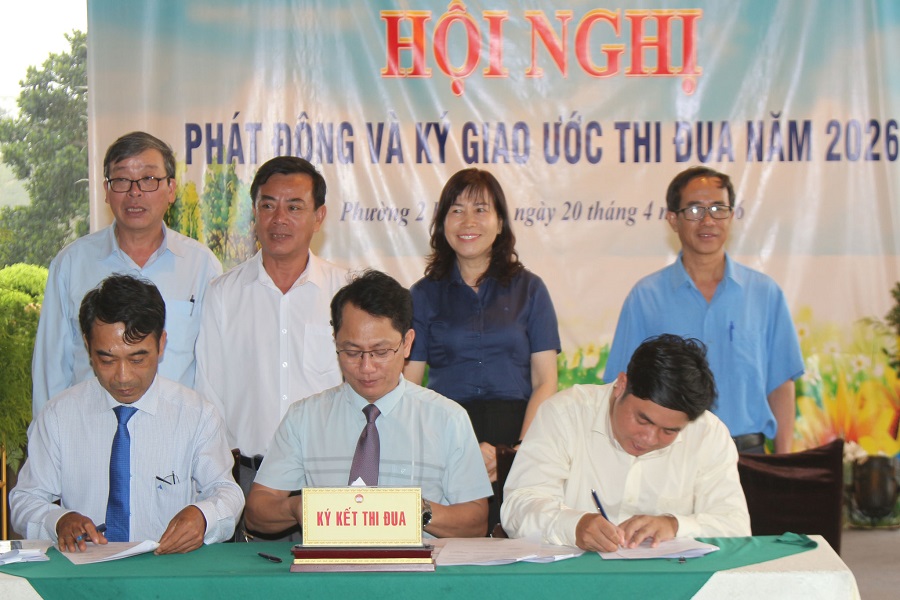 C&aacute;c phường, x&atilde; k&yacute; giao ước thi đua năm 2026