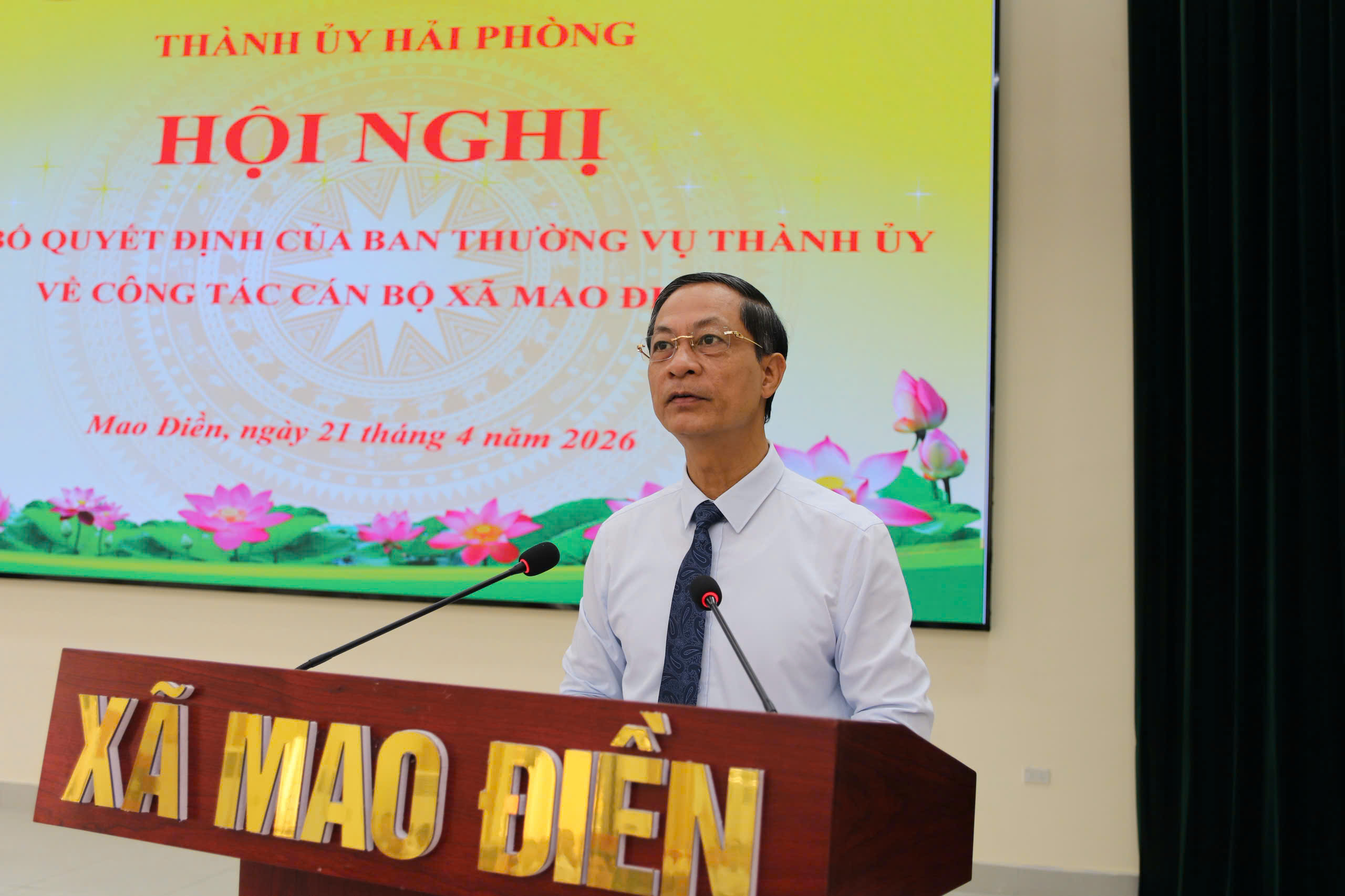 Đồng ch&iacute; Ph&oacute; B&iacute; thư Thường trực Th&agrave;nh uỷ ph&aacute;t biểu giao nhiệm vụ tại hội nghị.