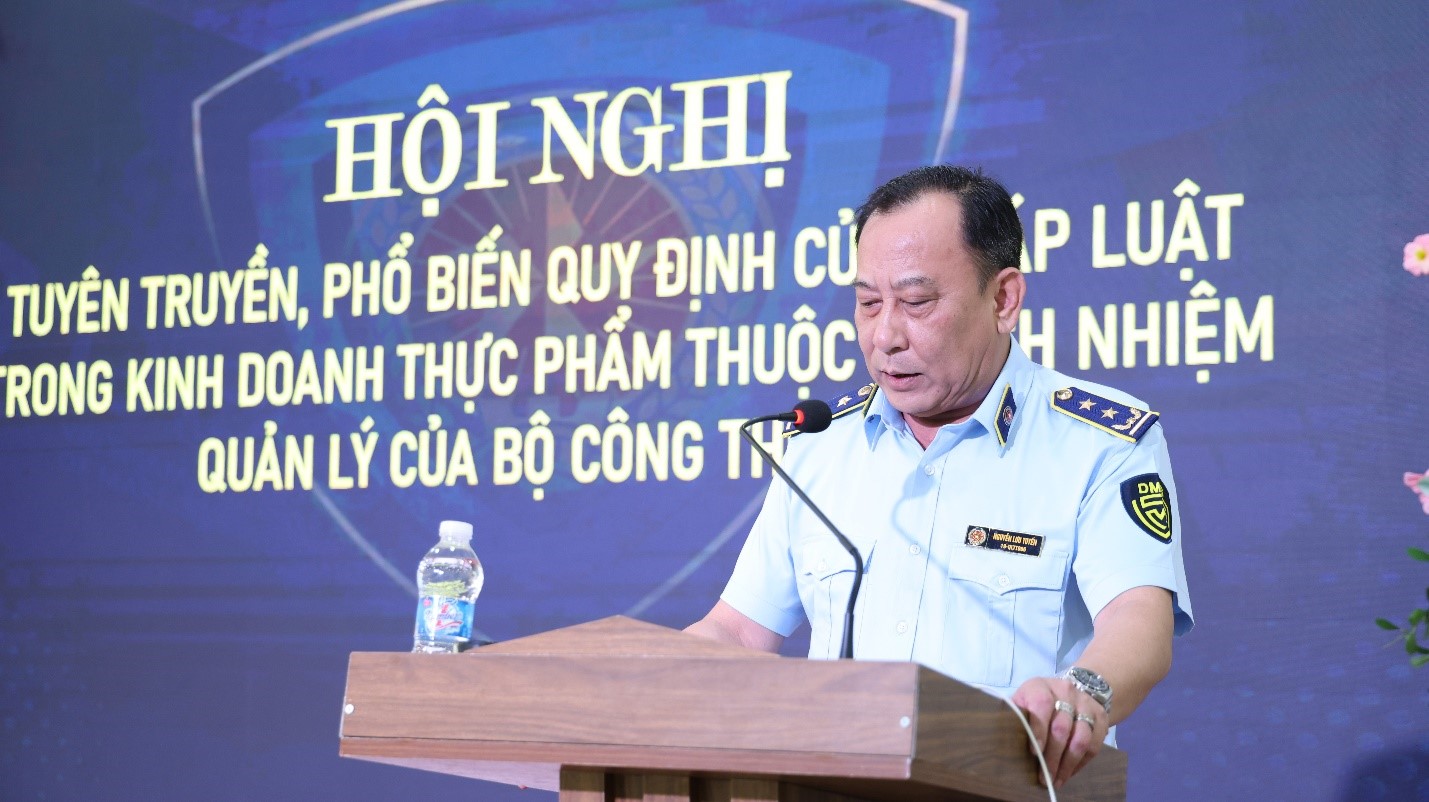 &Ocirc;ng Nguyễn Lưu Tuyến - Đội trưởng Đội QLTT số 3 ph&aacute;t biểu khai mạc hội nghị