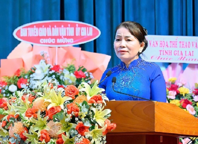 B&agrave; Nguyễn Thị Phong Vũ ph&aacute;t biểu tại Đại hội.