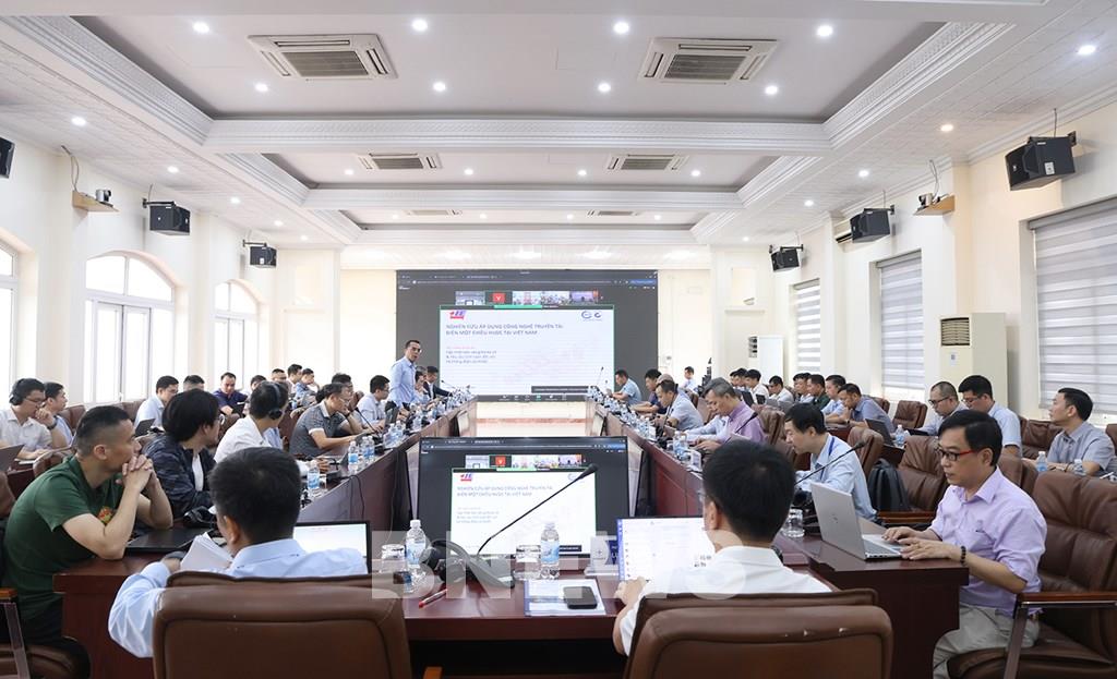 Đại diện Viện Năng lượng b&aacute;o c&aacute;o tại hội thảo. Ảnh: EVNNPT Ng&agrave;y 21/4, tại H&agrave; Nội, Tổng c&ocirc;ng ty Truyền tải điện Quốc gia (EVNNPT) đ&atilde; tổ chức Hội