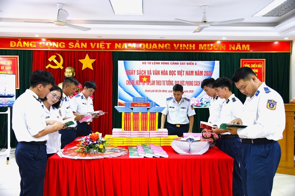 Lan tỏa văn hóa đọc, bồi dưỡng bản lĩnh cho cán bộ, chiến sĩ