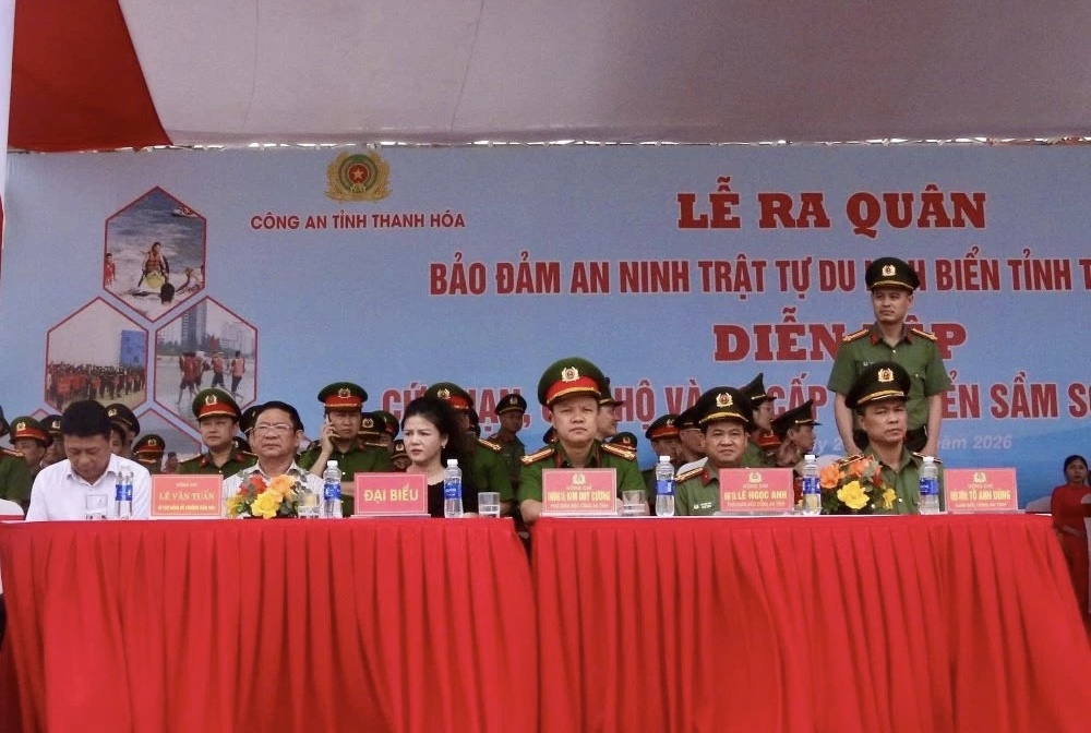 C&aacute;c đại biểu tham dự lễ ra qu&acirc;n