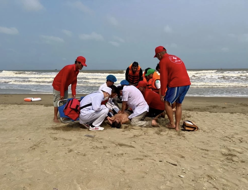 Thanh Hóa: Diễn tập phương án cứu nạn, cứu hộ và sơ cấp cứu biển Sầm Sơn năm 2026