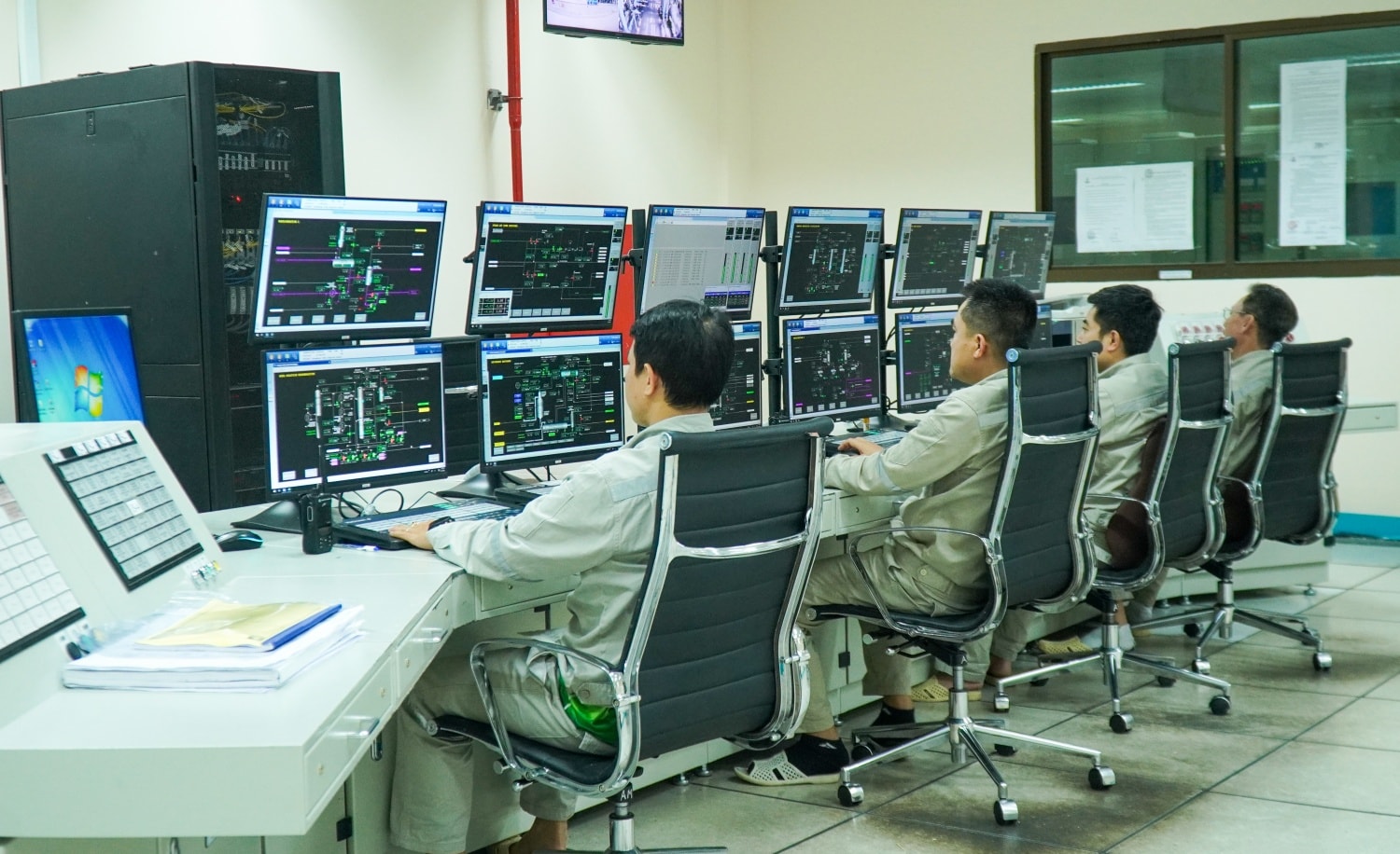 PVFCCo - Ph&uacute; Mỹ x&aacute;c định khoa học - c&ocirc;ng nghệ, đổi mới s&aacute;ng tạo v&agrave; chuyển đổi số l&agrave; đột ph&aacute; chiến lược. Ảnh: PVFCCo