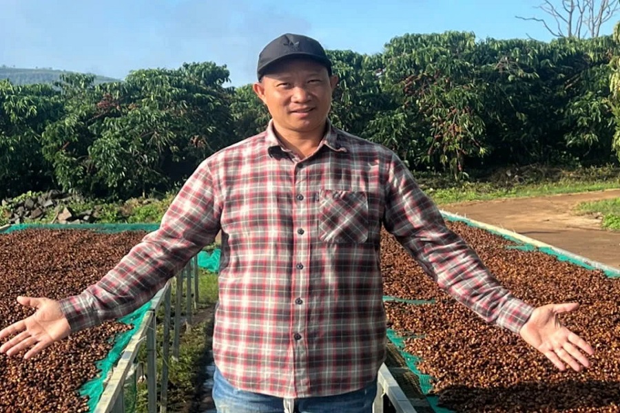 Theo anh B&ugrave;i Ngọc Ch&acirc;u, người n&ocirc;ng d&acirc;n trong thời đại mới phải thấu hiểu đất đai, ứng dụng c&ocirc;ng nghệ mới, l&agrave; một doanh nh&acirc;n am hiểu thị trường.