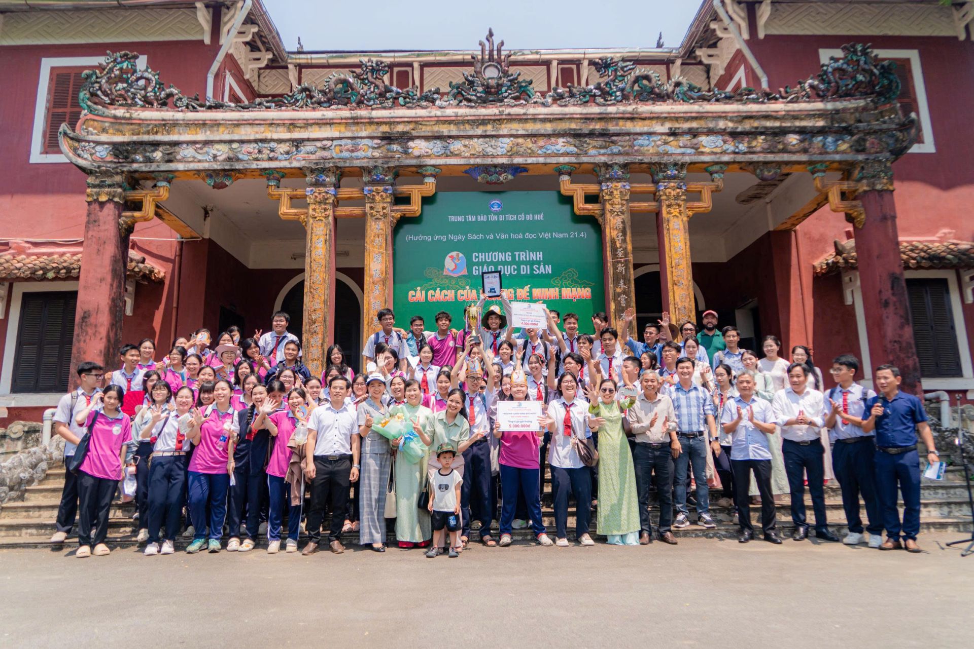 Cơ chế ph&iacute; tham quan rất hiệu quả