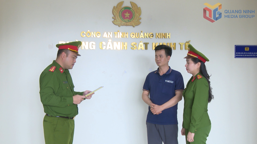 Bắt khẩn cấp chủ cơ sở sản xuất gần 1.000 lít giấm giả tại Quảng Ninh