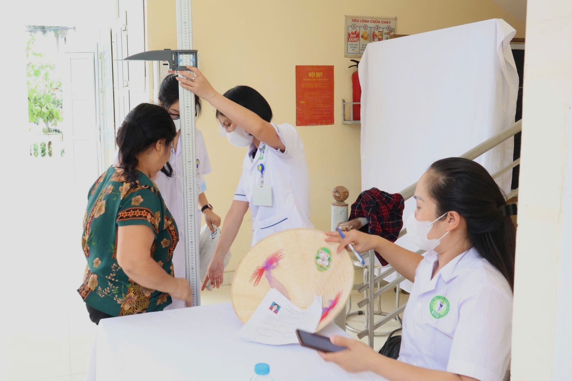 Phường An Dương khám sức khỏe định kỳ cho người cao tuổi