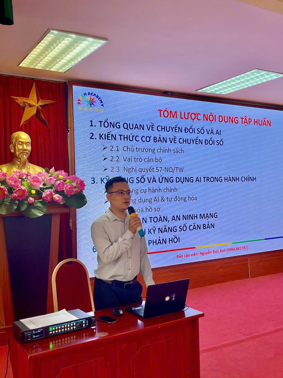 Hà Nội: Đông Ngạc nâng chất “Tổ dân phố số” từ lớp tập huấn kỹ năng số cho lực lượng nòng cốt