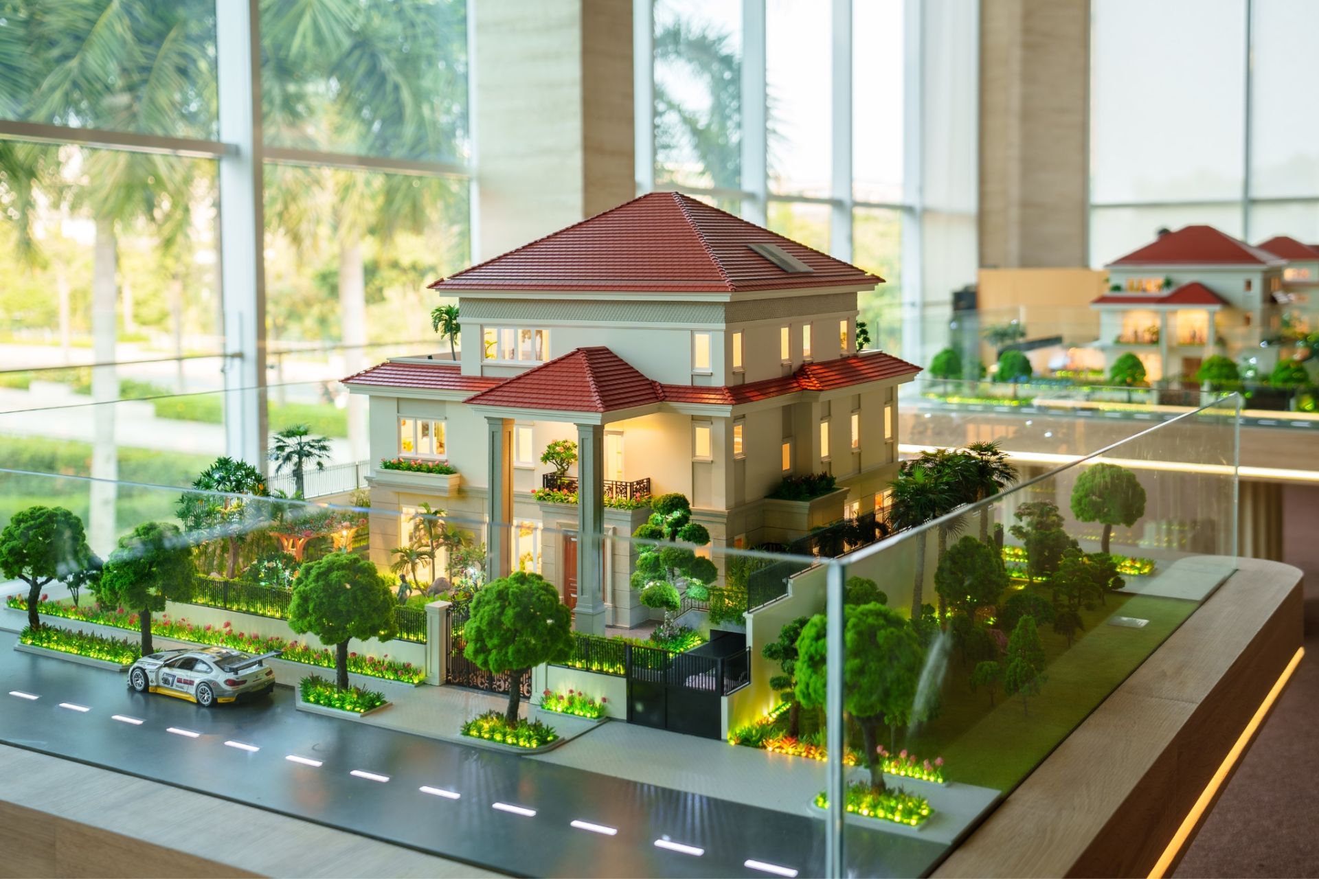 M&ocirc; h&igrave;nh sa b&agrave;n c&aacute;c dự &aacute;n tại Khu đ&ocirc; thị Sala được trưng b&agrave;y tại Sala Sales Gallery