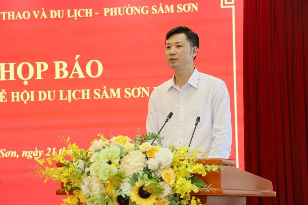 Gi&aacute;m đốc Sở Văn h&oacute;a, Thể thao v&agrave; Du lịch Thanh H&oacute;a L&ecirc; Văn Trung ph&aacute;t biểu tại buổi họp b&aacute;o.