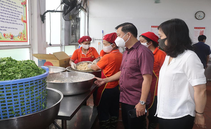 Lạng Sơn: Tăng cường kiểm tra, bảo đảm an toàn thực phẩm ở các bếp ăn tập thể, trường học