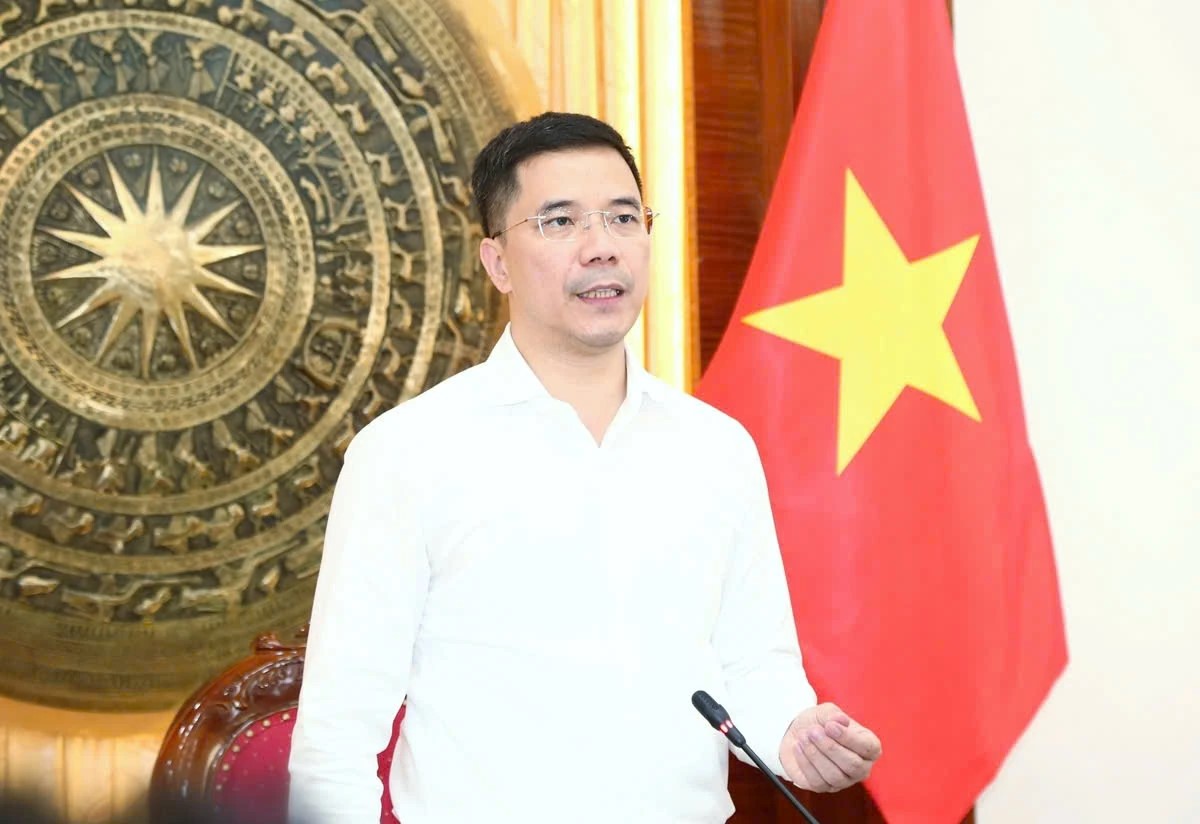 Ph&oacute; B&iacute; thư Thường trực Tỉnh ủy, Chủ tịch HĐND tỉnh Nguyễn Hồng Phong ph&aacute;t biểu kết luận hội nghị.