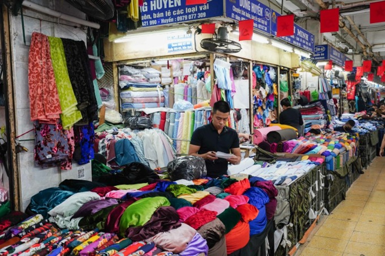 Đề xuất nâng ngưỡng doanh thu chịu thuế lên 3 tỷ đồng để hỗ trợ hộ kinh doanh