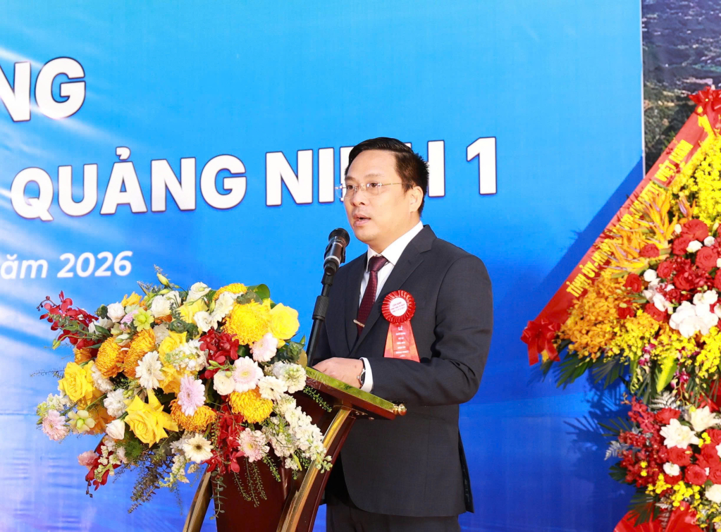 Đại diện nh&agrave; đầu tư cam kết phối hợp chặt chẽ với địa phương, ưu ti&ecirc;n sử dụng lao động tại chỗ, đ&oacute;ng g&oacute;p t&iacute;ch cực cho ph&aacute;t triển kinh tế - x&atilde; hội v&agrave; an sinh cộng đồng