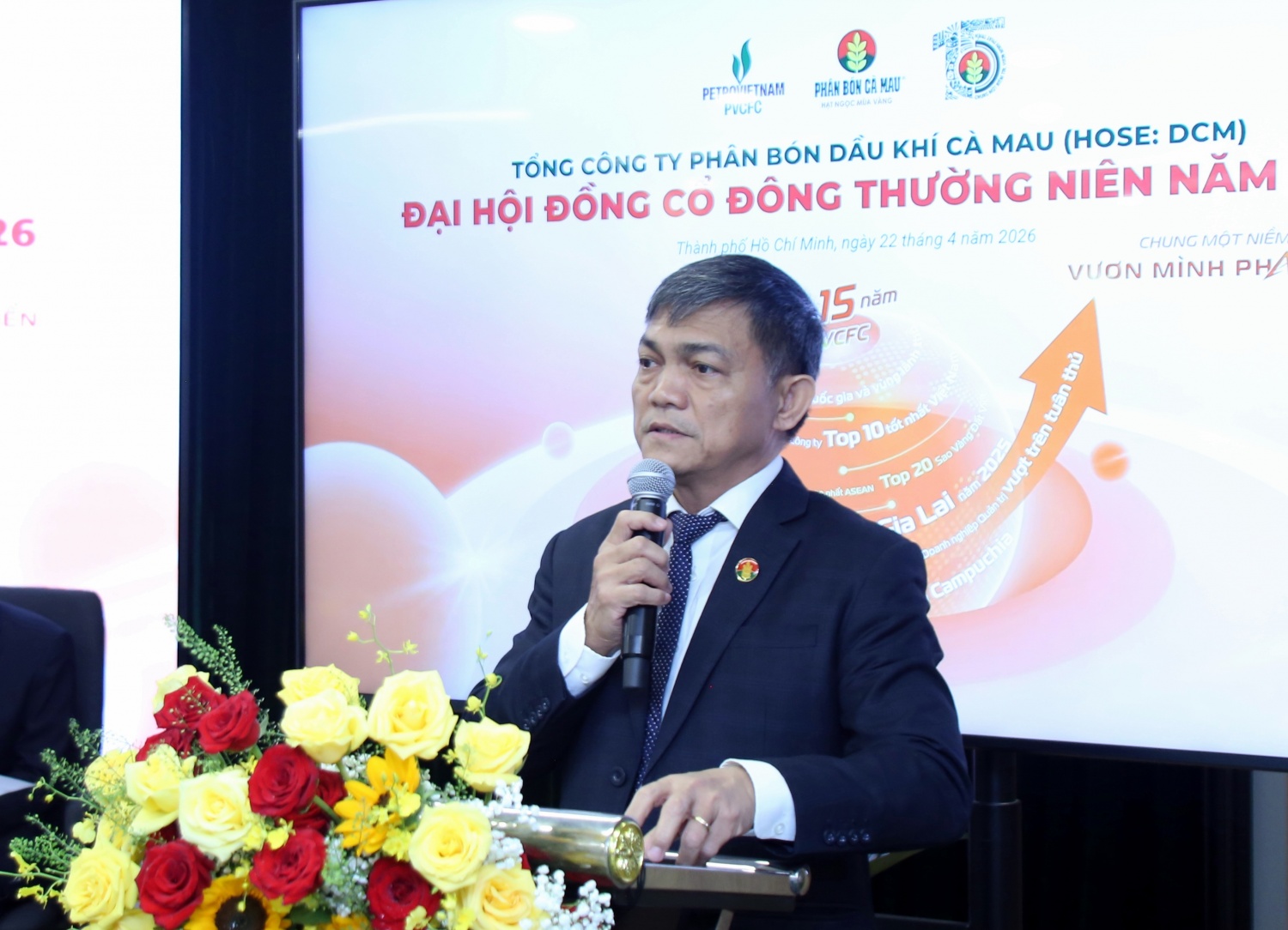Tổng Gi&aacute;m đốc PVCFC Văn Tiến Thanh b&aacute;o c&aacute;o kết quả sản xuất kinh doanh năm 2025 v&agrave; kế hoạch năm 2026
