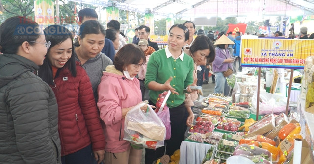 Gian h&agrave;ng truyền thống.