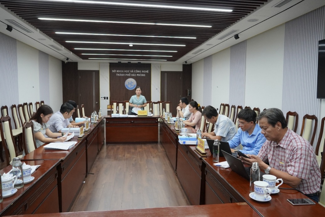 Quang cảnh Hội đồng tư vấn, đ&aacute;nh gi&aacute; nghiệm thu.