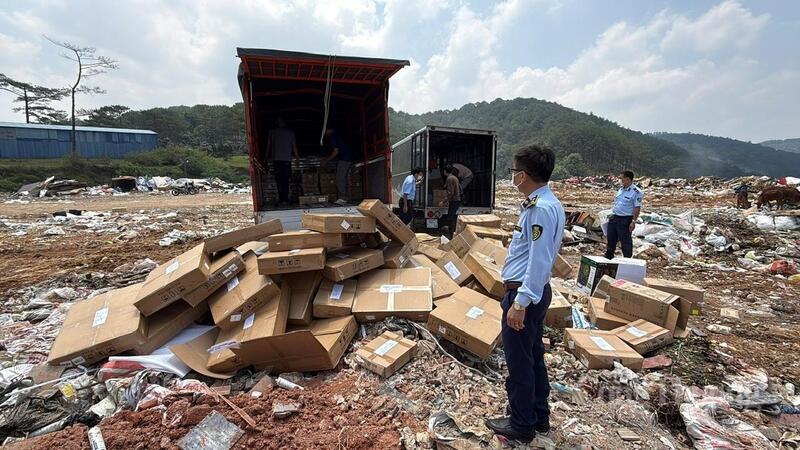 Lâm Đồng: Tiêu hủy gần 22.500 sản phẩm hàng hóa vi phạm