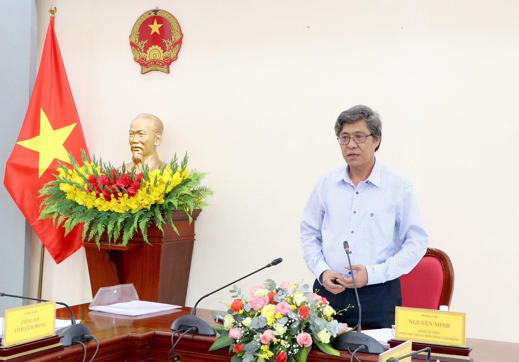 Ph&oacute; Chủ tịch UBND tỉnh Nguyễn Minh ph&aacute;t biểu kết luận cuộc họp