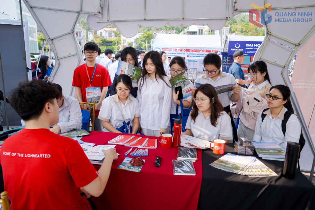 Hiệu quả từ chương trình tư vấn mùa thi, định hướng nghề nghiệp ở Quảng Ninh