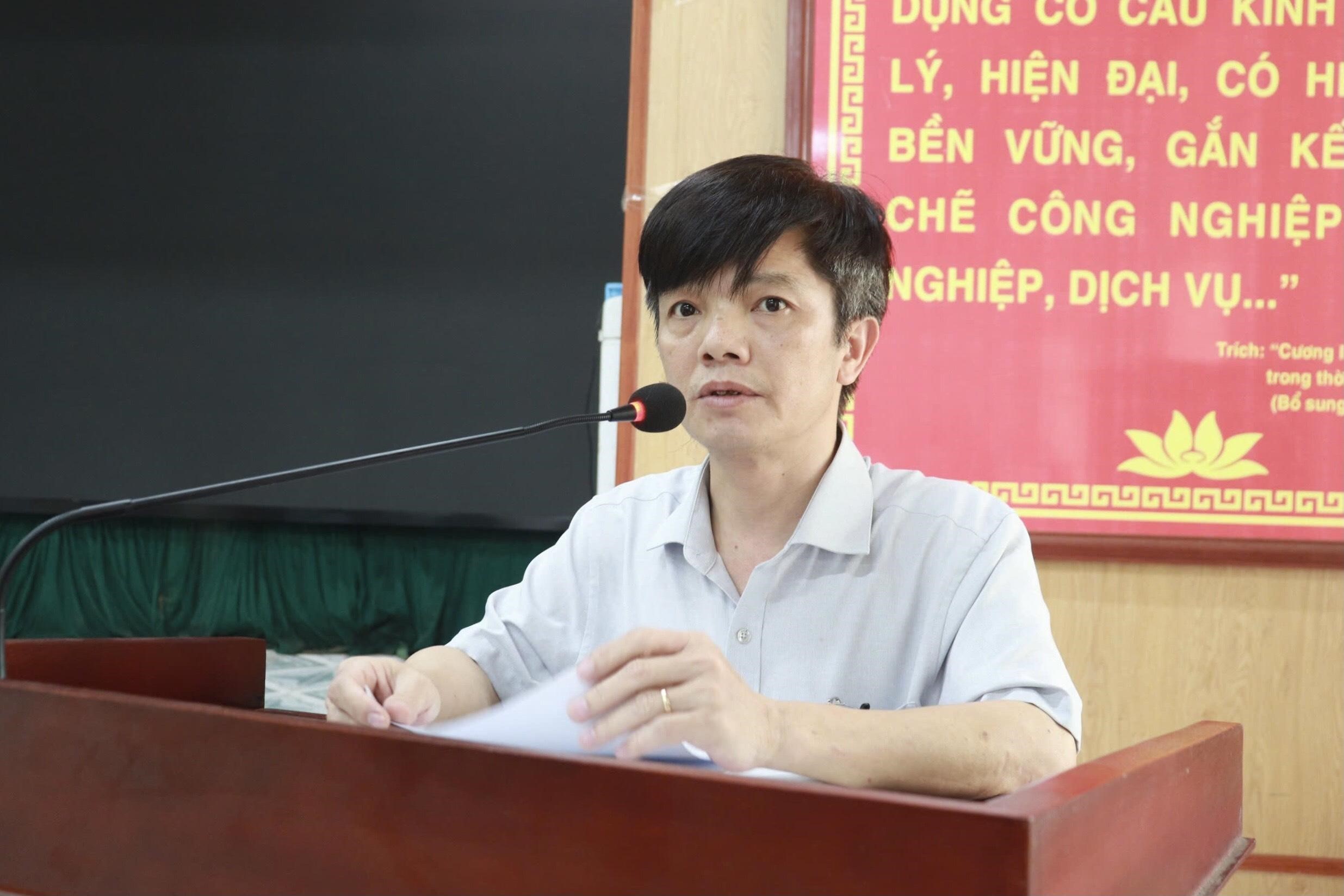 &Ocirc;ng H&agrave; Quang Tuấn trưởng ph&ograve;ng kinh tế ph&aacute;t biểu tại hội nghị