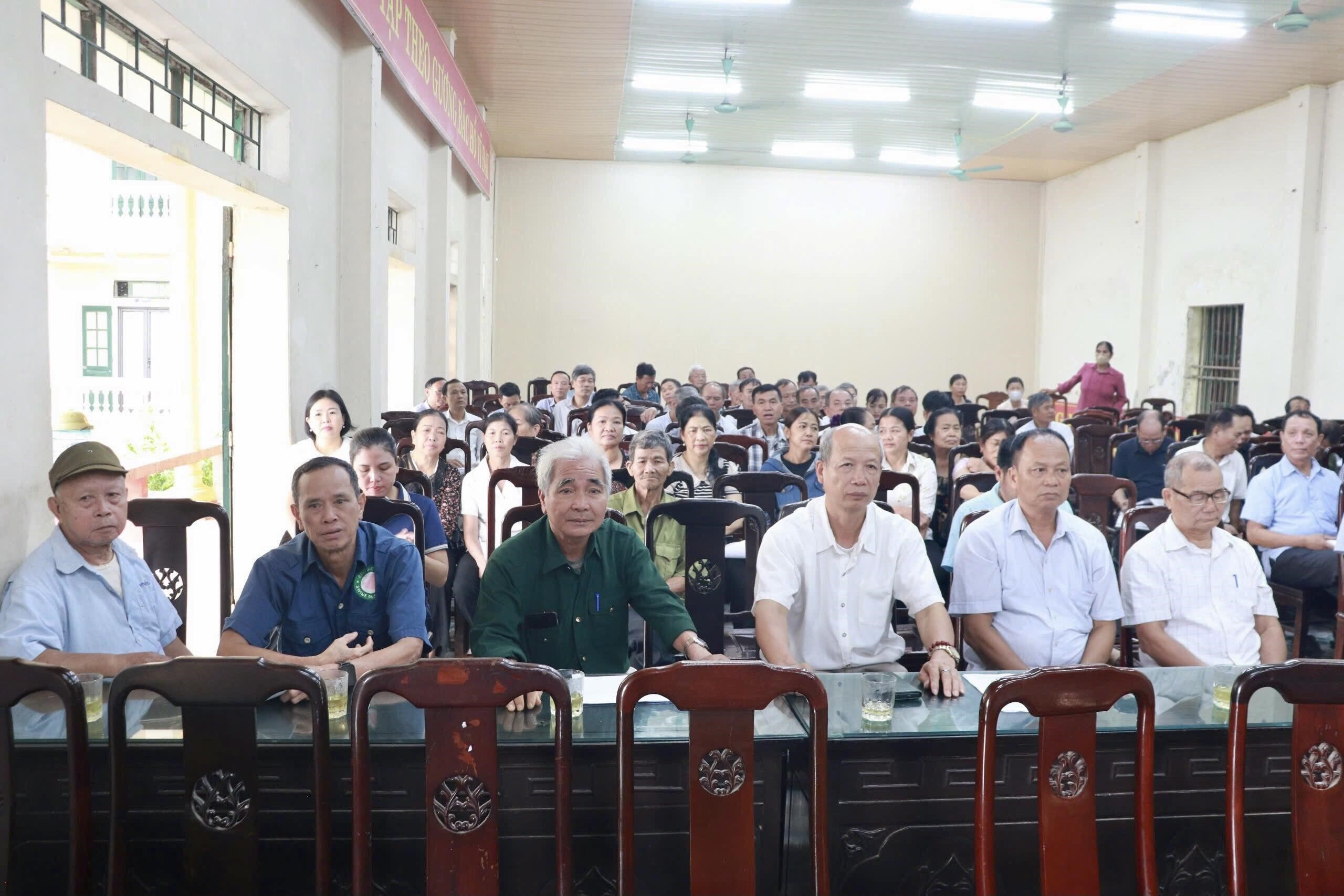 quảng cảnh tại hội nghị