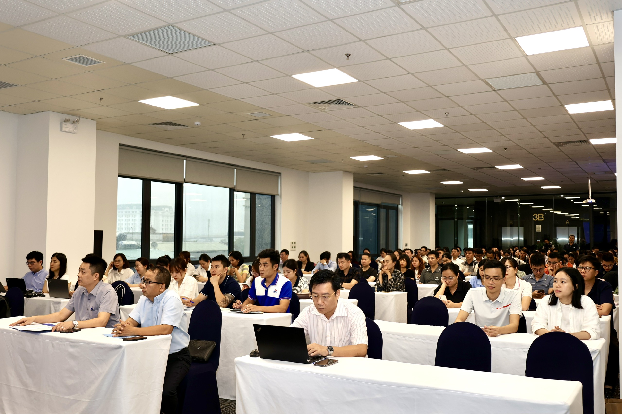 Đại biểu dự hội nghị.