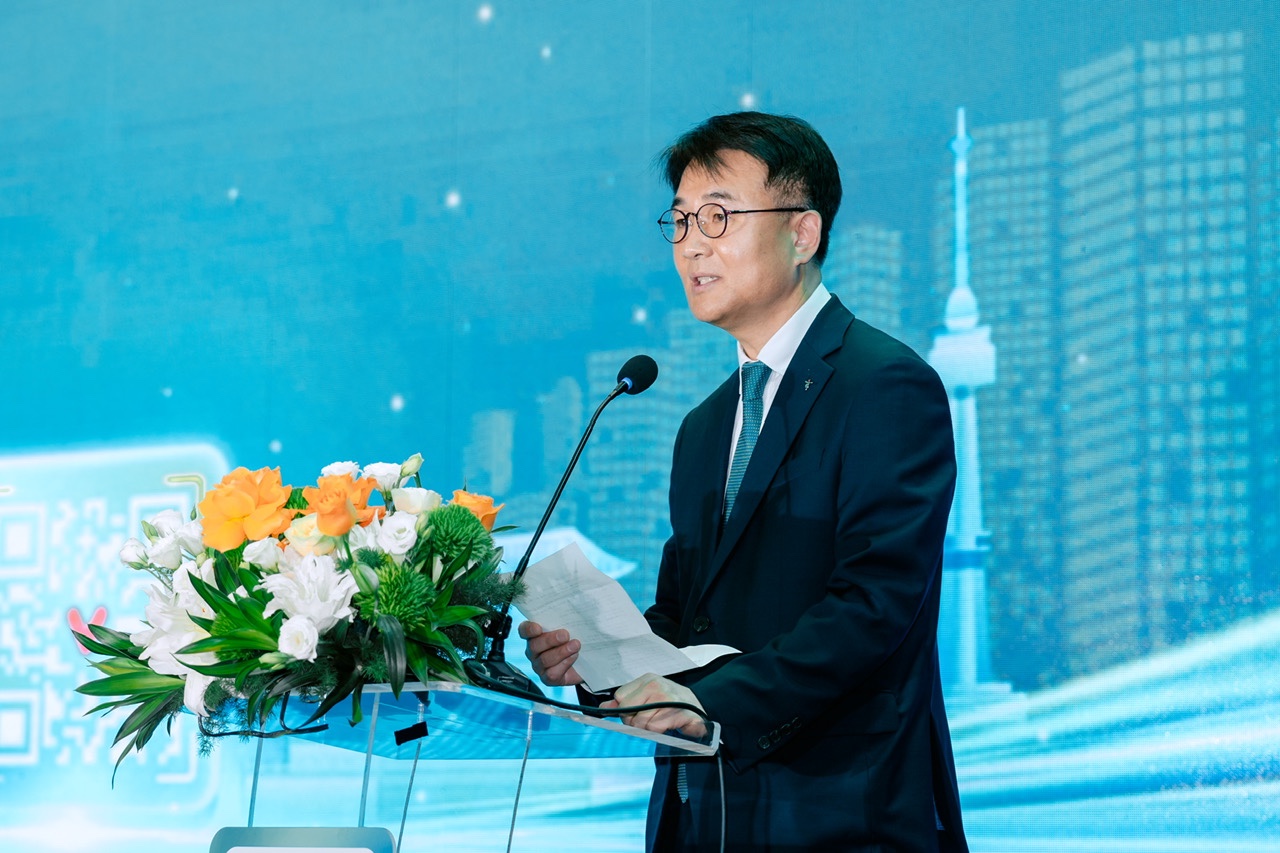 &Ocirc;ng Lee Suk - Tổng Gi&aacute;m đốc GLN International - ph&aacute;t biểu tại sự kiện