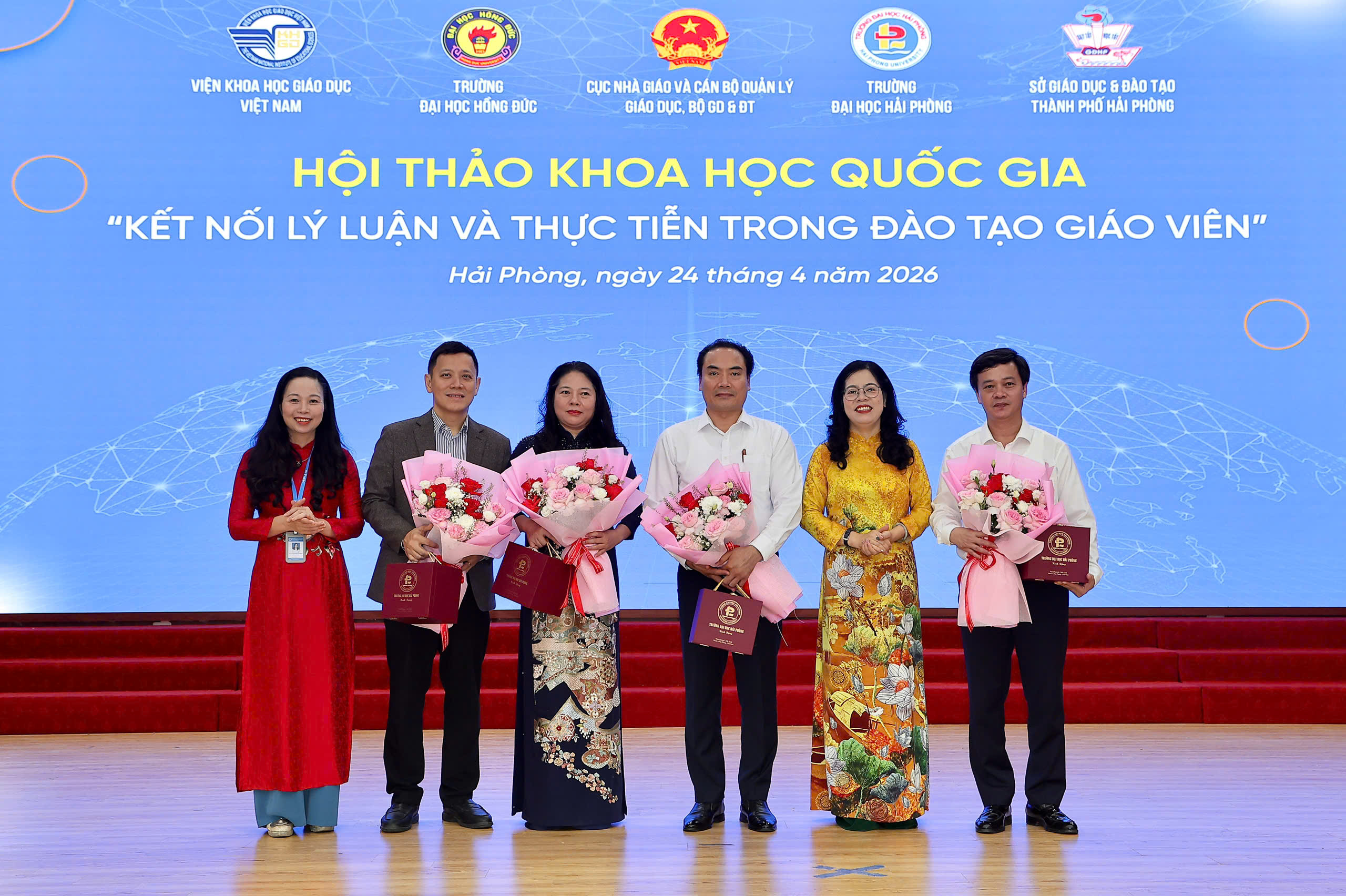 Hội thảo khoa học quốc gia “Kết nối lý luận và thực tiễn trong đào tạo giáo viên”