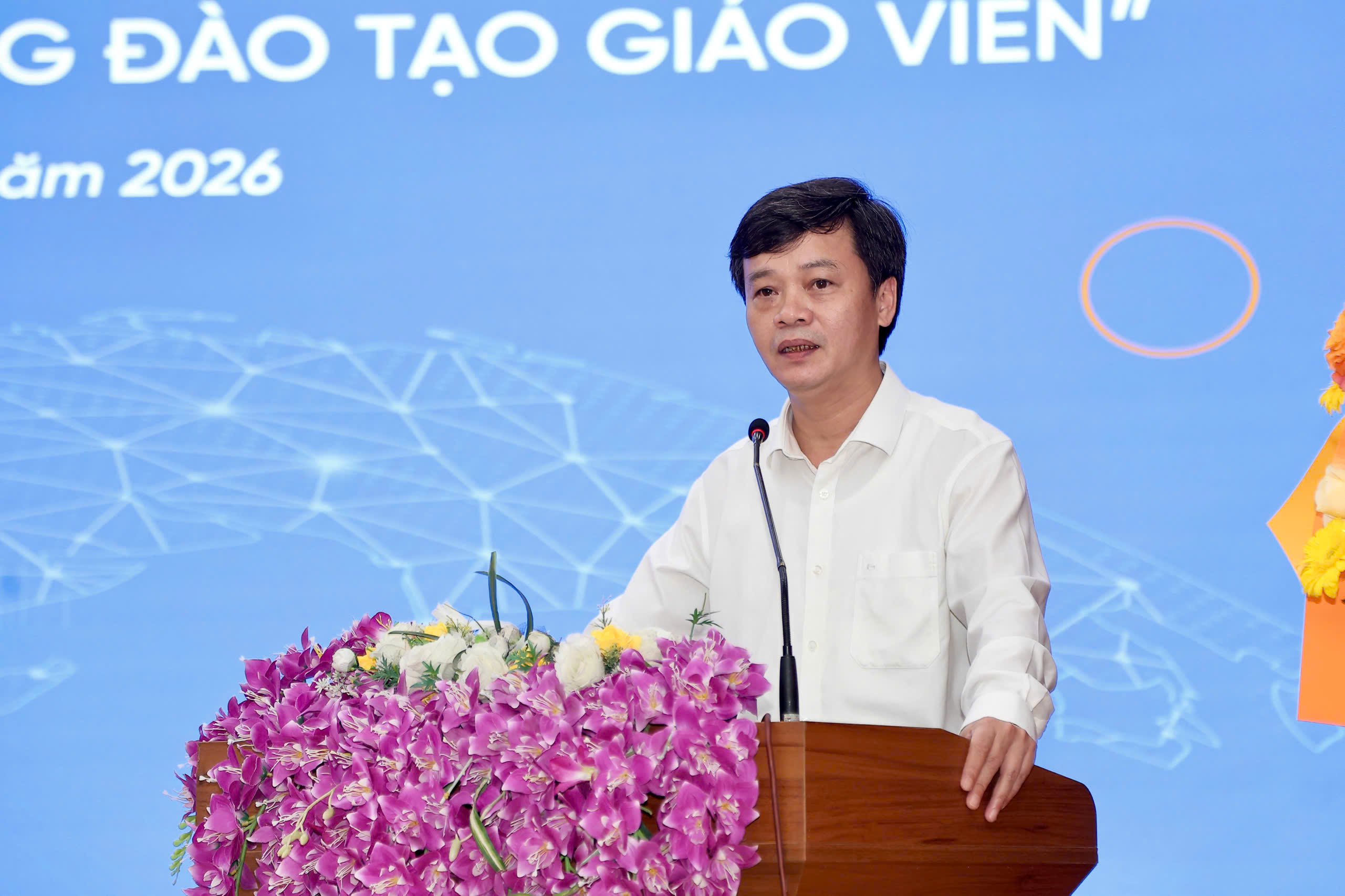 TS. Phạm Tuấn Anh, Ph&oacute; Cục trưởng Cục Nh&agrave; gi&aacute;o v&agrave; C&aacute;n bộ quản l&yacute; gi&aacute;o dục ph&aacute;t biểu khai mạc Hội thảo.