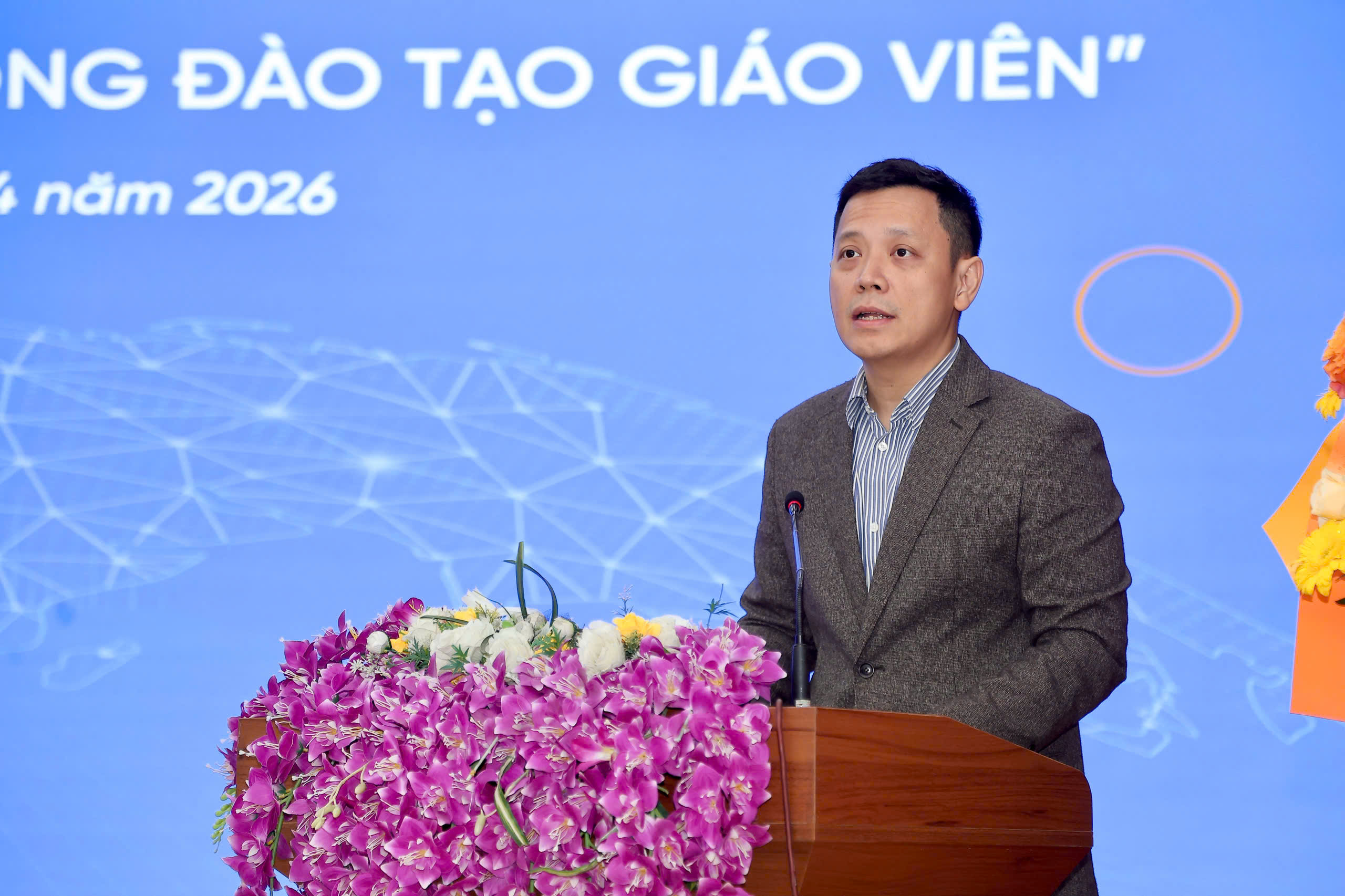 GS.TS L&ecirc; Anh Vinh, Viện trưởng Viện Khoa học Gi&aacute;o dục Việt Nam ph&aacute;t biểu.