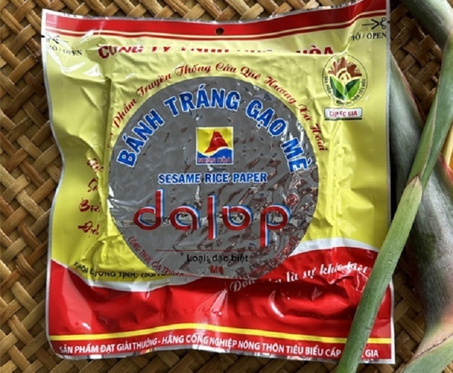 Cận cảnh đặc sản b&aacute;nh tr&aacute;ng gạo m&egrave; Dalop. Ảnh: VH