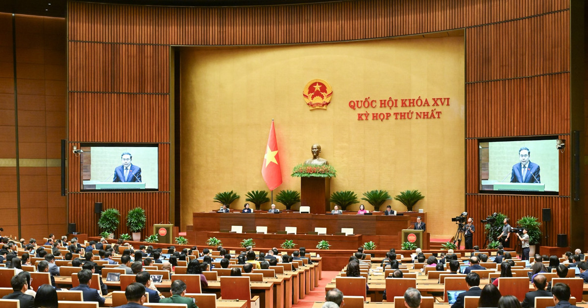 Quang cảnh phi&ecirc;n bế mạc Kỳ họp thứ nhất, Quốc hội kh&oacute;a XVI. (Ảnh: DUY LINH)