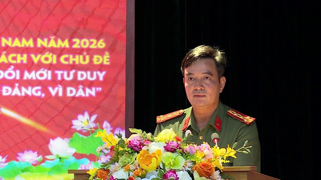 Ph&oacute; Gi&aacute;m đốc C&ocirc;ng an tỉnh Đại t&aacute; Nguyễn Th&agrave;nh Sơn ph&aacute;t biểu tại buổi lễ