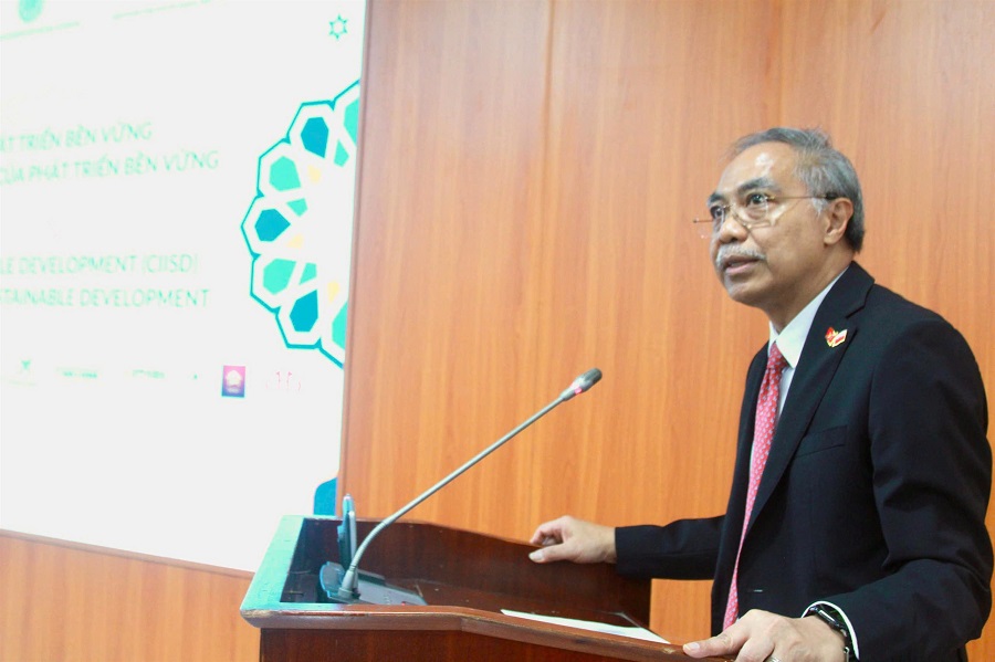 Đại sứ Cộng h&ograve;a Indonesia tại Việt Nam, Ng&agrave;i Adam Mulawarman Tugio ph&aacute;t biểu tại Hội thảo