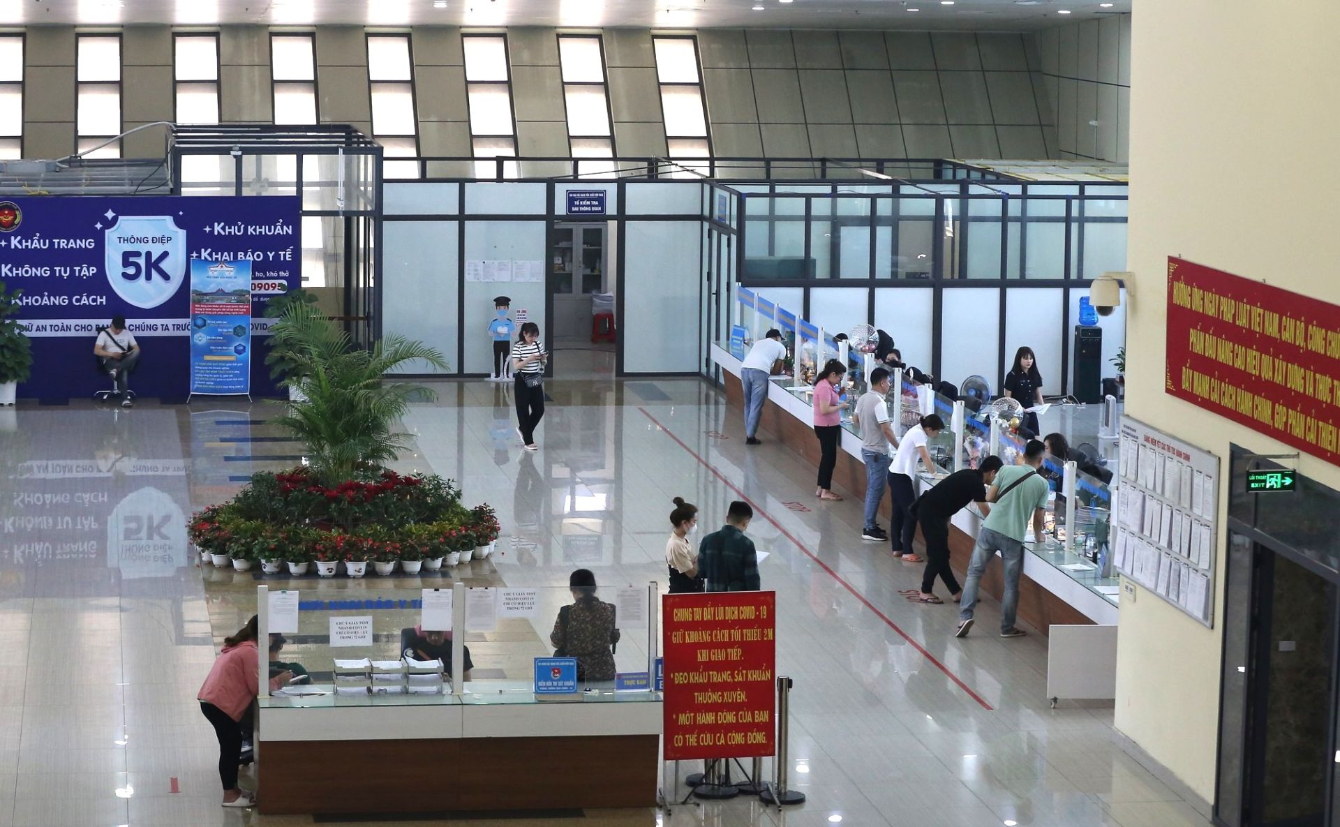 Khu vực tiếp nhận, trả hồ sơ hải quan tại Cửa khẩu quốc tế Hữu Nghị