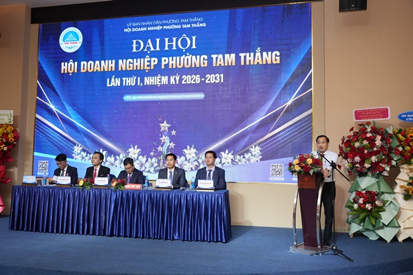 &Ocirc;ng L&ecirc; Xu&acirc;n T&uacute; - Ph&oacute; B&iacute; thư Đảng ủy, Chủ tịch UBND Phường Tam Thắng ph&aacute;t biểu tại Đại hội